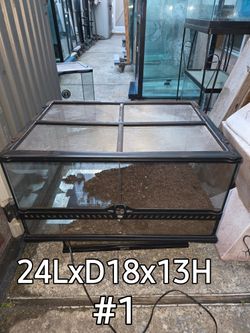 Five Terrariums And 14 Heating Pads