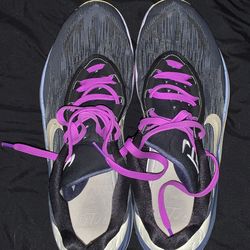 Sacramento kings kevon Ellis shoes