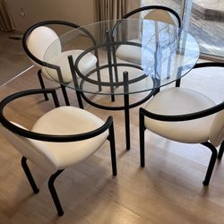 4ft Round Dining Table  With 2 Matching Cpunterop Stools