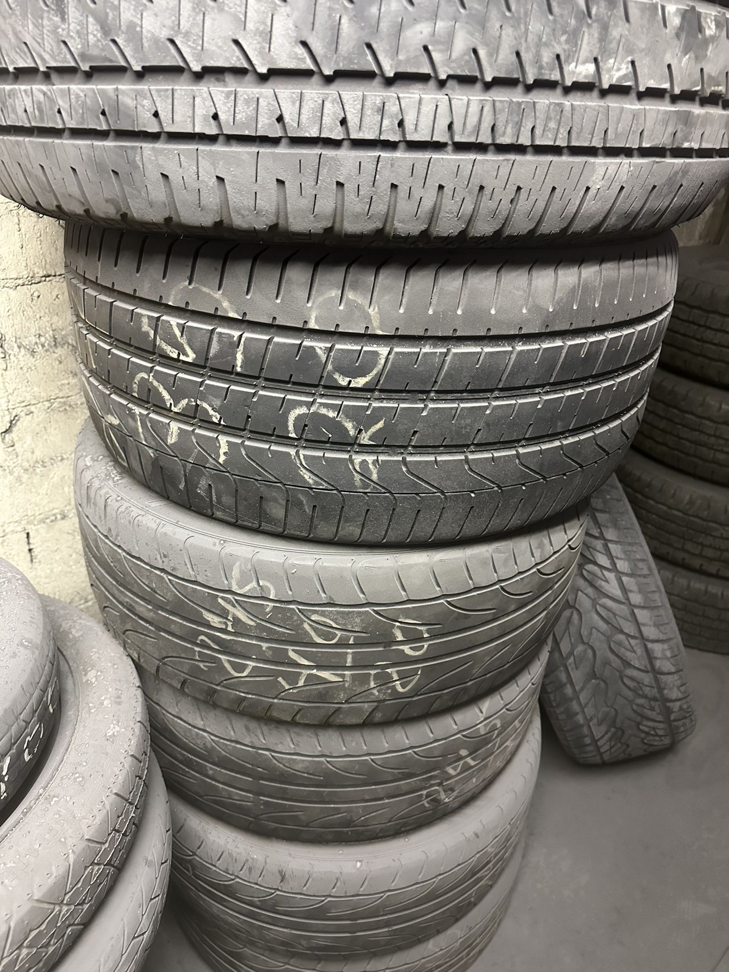 Tires/llantas (read description/leer la discrepcion)