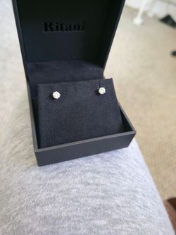 Ritani round natural diamond earrings