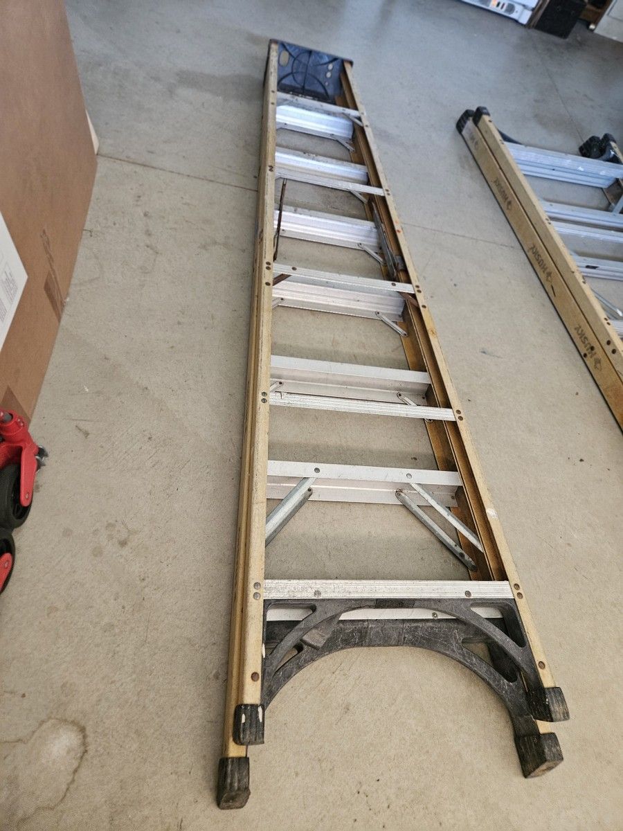 Husky 8 ft A-frame Ladder