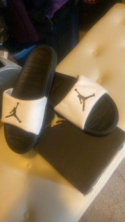 Men’s slides size 8