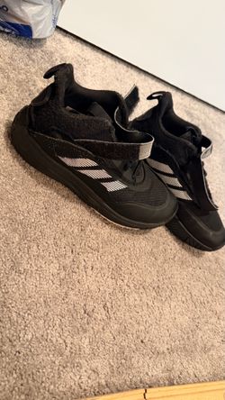 Kids Shoes - Used- Size 5