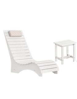 Pool Loungers in Water+Table