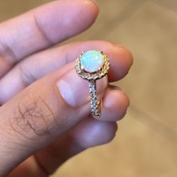 14k Gold Opal Ring 