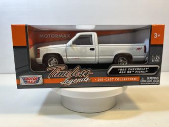 1992 Chevy 454 SS Diecast Model Car: 1/24 Scale, New In the Box By MotorMax