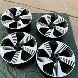 Audi E-Tron Optional 21’ Wheels 