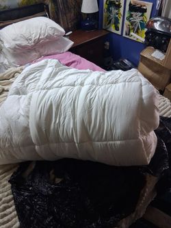 New out of the package California King bed topper by head and foot company
