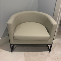 Accent chair