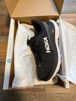 Hokka men’s running shoes
