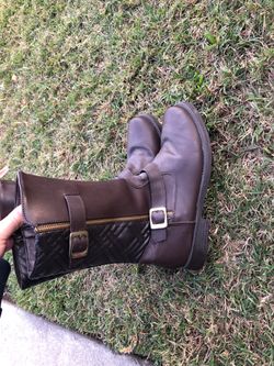 Girls boots
