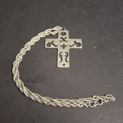 Vintage 1980's Open Design Religious Cross ✝️  Pendant With 15" Rope Style Chain 2" X 1.5"