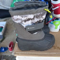 11c Columbia Winter Boots
