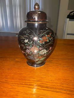 Pot with lid