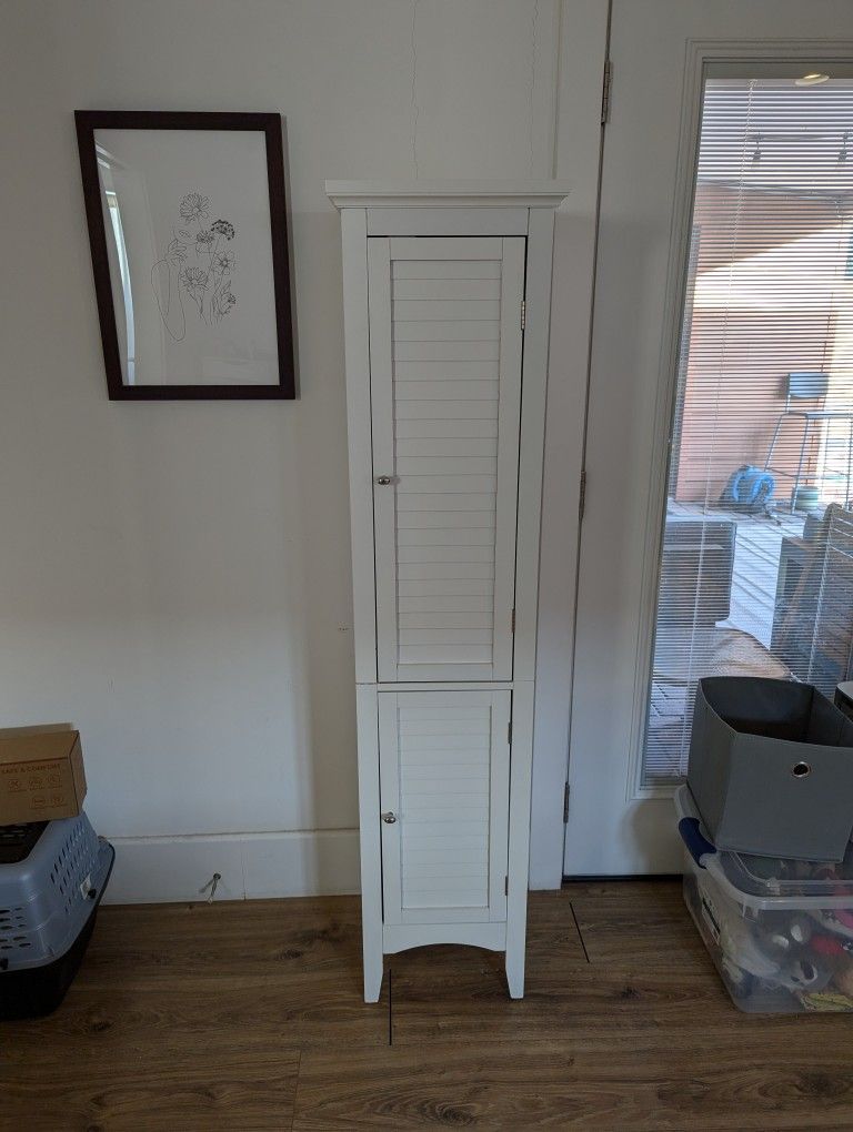 White Cabinet/Drawers/Storage 