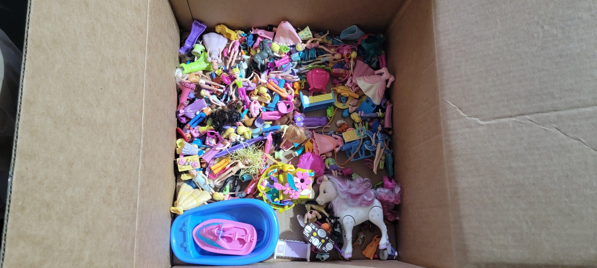 Lot of Polly Pocket, Squinches And Strawberry Shortcake Toy. Pick Up Only