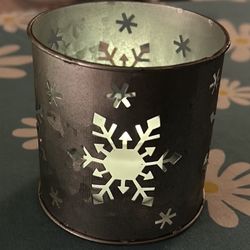 Metal Snowflake Tea Light Holders (7) 