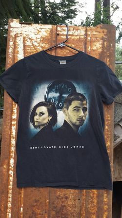 Demi Lavot /Nick Jonas 2016 Concert t-shirt