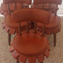 Dining Table / Chairs 