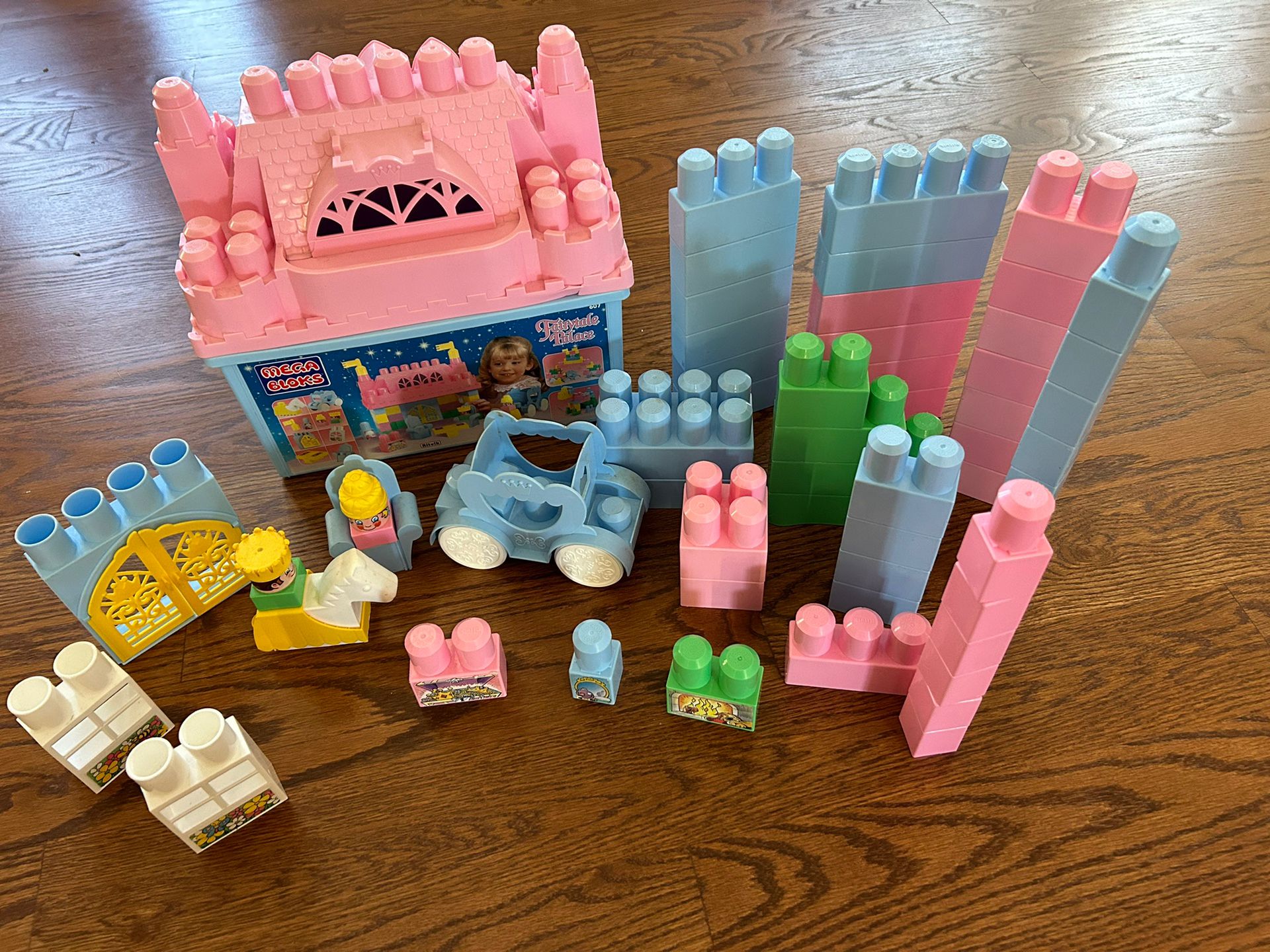 Vntg 1995 MEGA BLOKS Fairytale Palace Castle 607 Ritcik