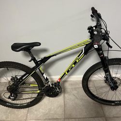 GT Premium Mountain Bike