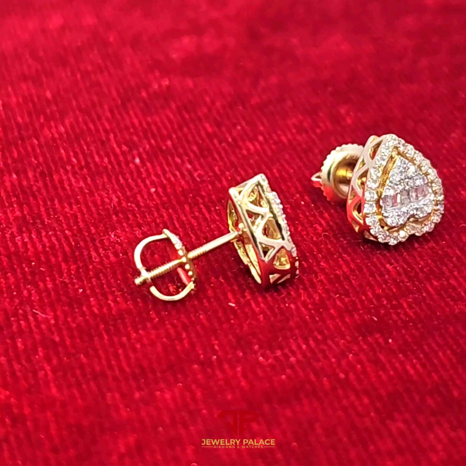 Elegant Heart-Shaped Earring with baguette diamonds 10K Gold and 0.5 CTW