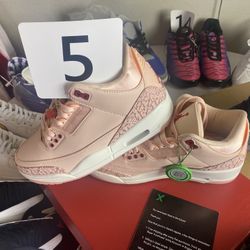 Jordan 3 Retro sizes: 5.5, 6.5, 7, 7.5, 8,
