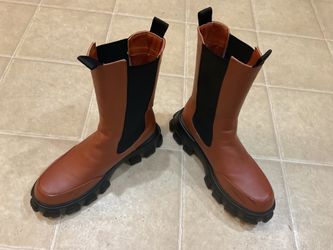 CHELSEA BOOTS 👢 BAMBOO CALF-HIGH  WITH CHUNKY SOLE  — SIZE 10