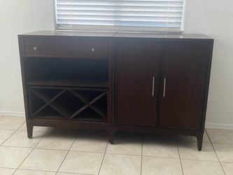 Wine cabinet