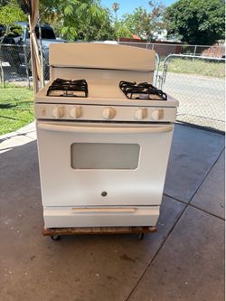 GE gas Stove everything works well 30 in