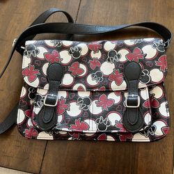Disney Parks Crossbody Looks New