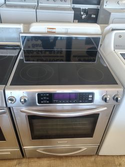 Kitchen aid eléctric Stainless steel top glass stove In Excellent Working Condition