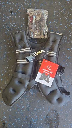 NEW IN BOX  25lbs weighted vest