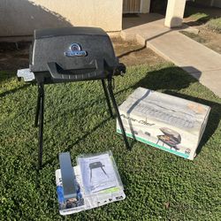 Broil King, Porta-Chef 100, Portable Collapsable Camping Gas Grill BBQ, Brand New