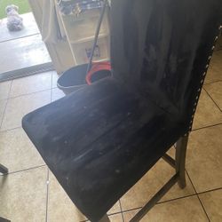 Dining Table W/4 Chairs. 