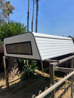 Camper shell