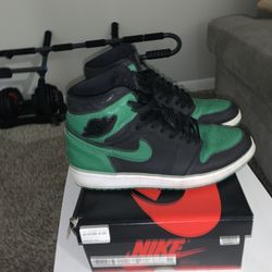 Jordan 1 Retro Pine Green Black (size 9 1/2)