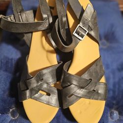 Reduced To $48✨️Size 8🎀Korks by Kork-Ease strappy sandals🎀✨️