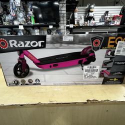 RAZOR E90 SCOOTER BRAND NEW IN BOX SELLING FOR $125‼️