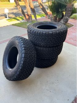 (4) 315/70/17 BFG KO2 Tires