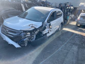 2014 Honda CRV 2 Wheel Dr. with engine transmission, doors, trunk lid gate, suspension AC compressor alternator starter 85,000 mile part