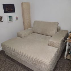 Sleeper/ Daybed/ Comfy Sofa