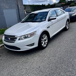 2010 Ford Taurus