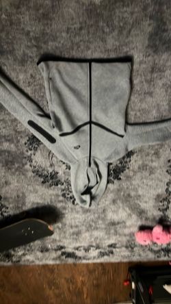 Nike grey size Large ￼