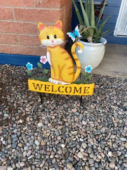 Cute kitty welcome sign