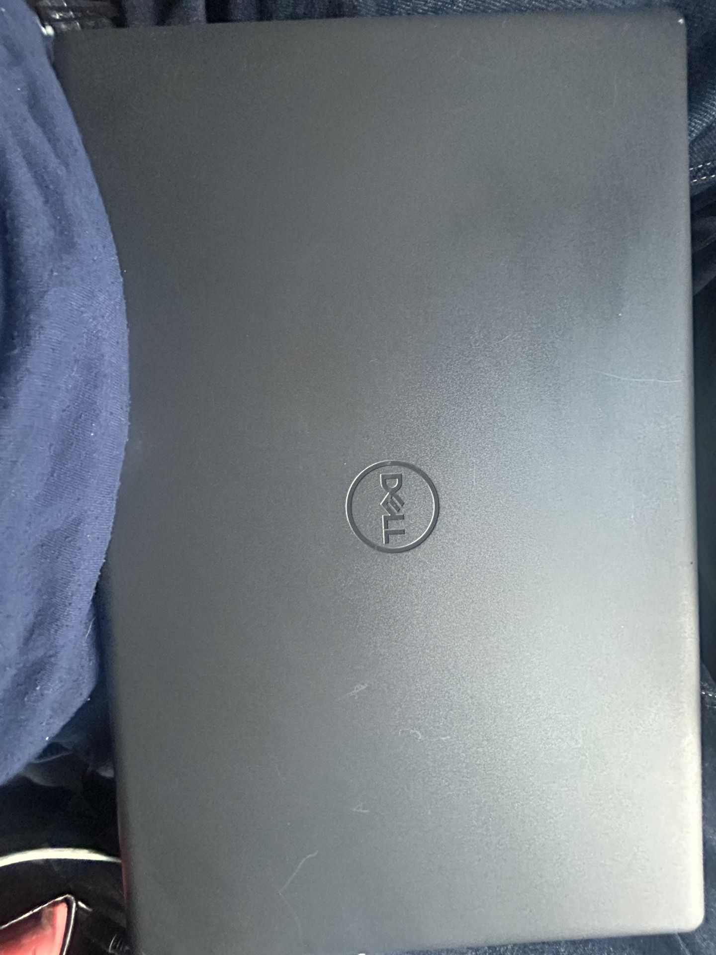 DELL Inspiron 15 3520