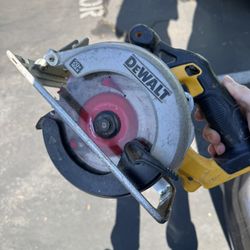 Dewalt 6 1/2 In. Skill Saw 