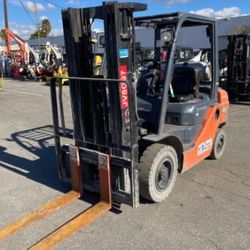 2016 Toyota 8FGU25 5,000 # 5K Warehouse Forklift