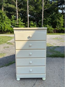 ✨White 5 drawers dresser✨